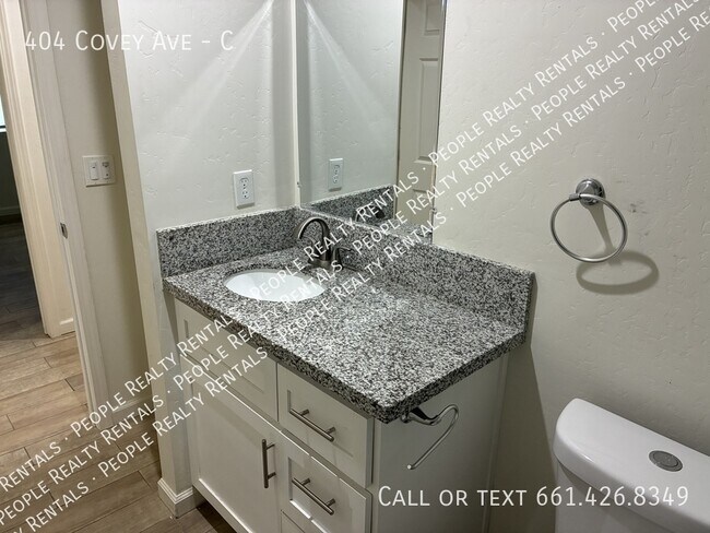 Building Photo - 404 Covey Ave