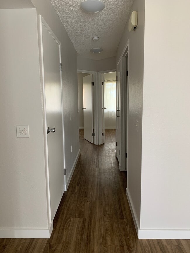 Building Photo - Hillsdale 2/2/2 - ground floor unit outsid...