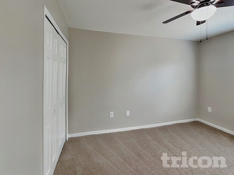 Building Photo - 13561 Linden Dr
