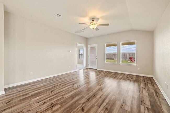 Building Photo - 200 Outlaw Dr