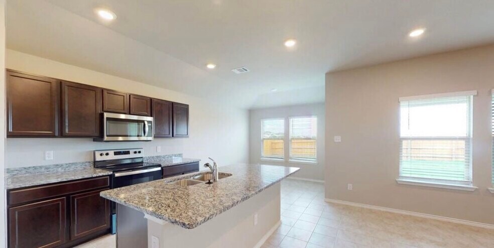 Building Photo - 1261 Lindsey Dr