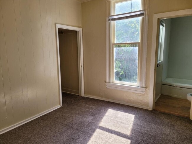 Building Photo - 2415 Baker St