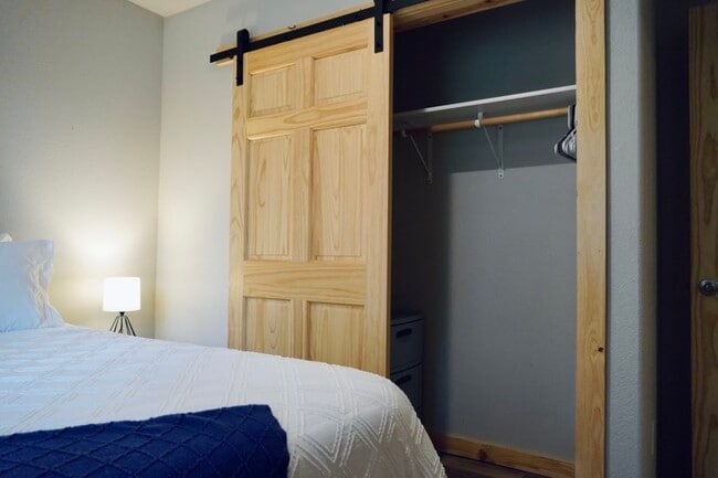 Building Photo - 37200 Open Gate Ct
