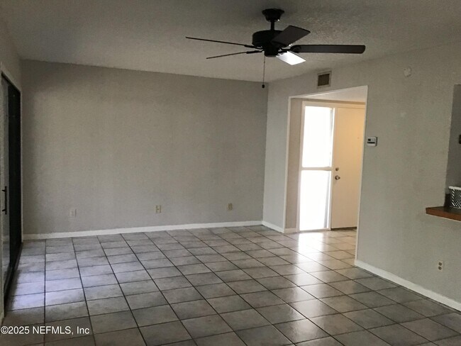 Building Photo - 4 Tarragona Ct