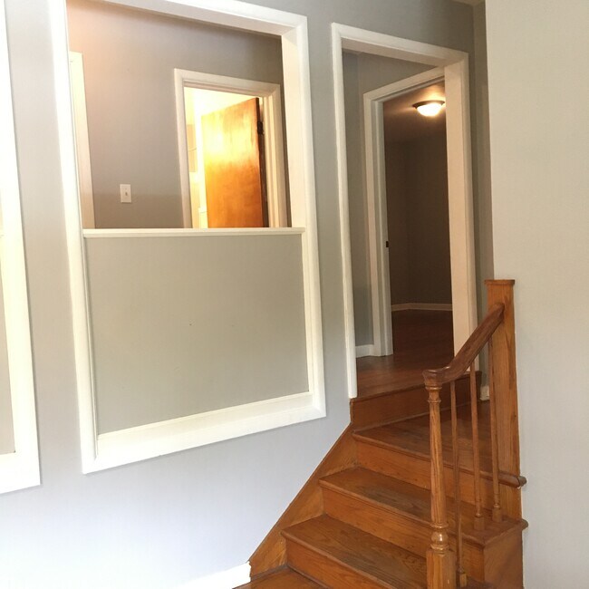 Building Photo - 2929 Pence St