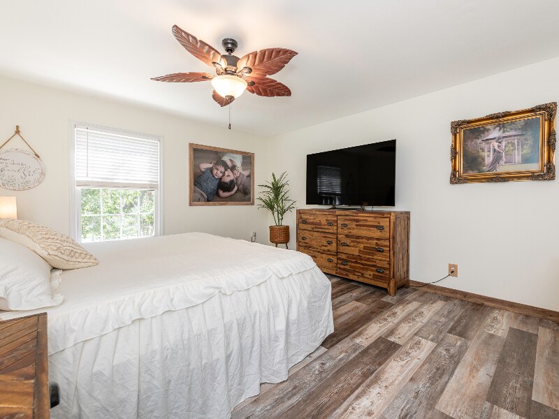Building Photo - 8340 Meadow Lakes Dr