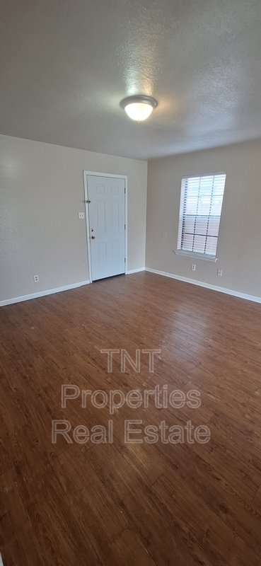Primary Photo - 2805 Sprucewood St