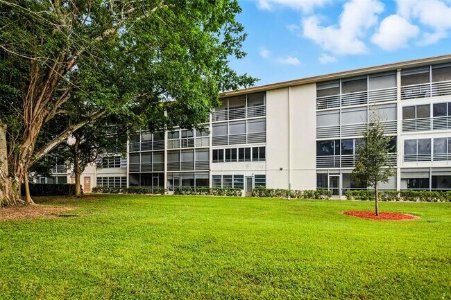 Building Photo - 2404 Antigua Cir