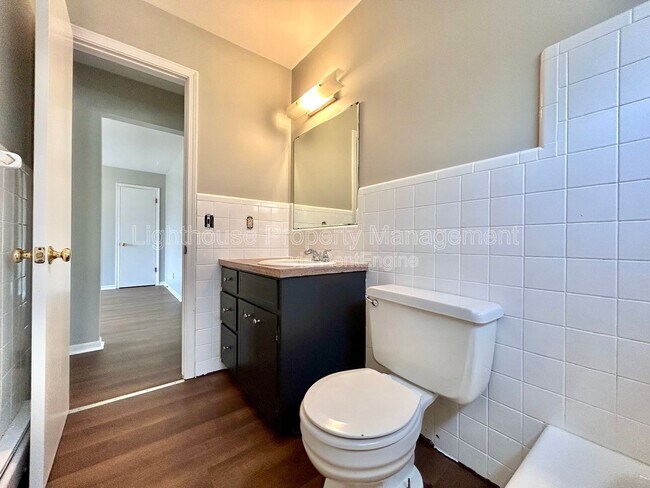 Building Photo - 143 Exchange St SE