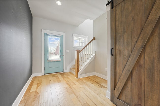 Building Photo - 444 Beacon Ridge Blvd