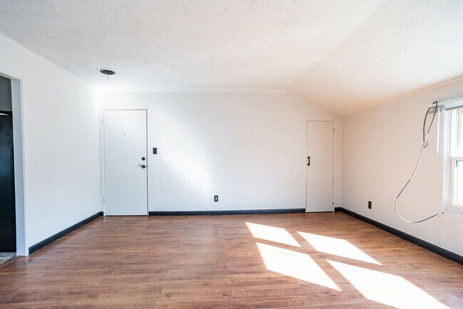 Building Photo - 1309 S Gary Dr