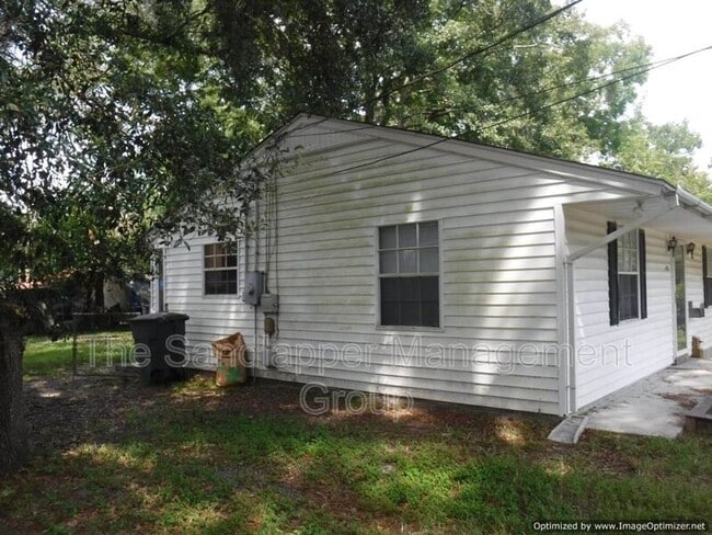 Building Photo - 1126 Mt Batten Dr