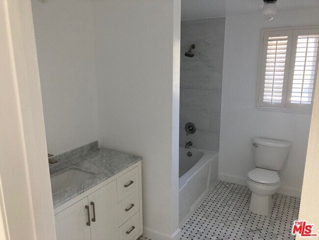 Building Photo - 3654 Green Vista Dr