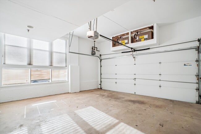 Building Photo - 1662 N Quinn St