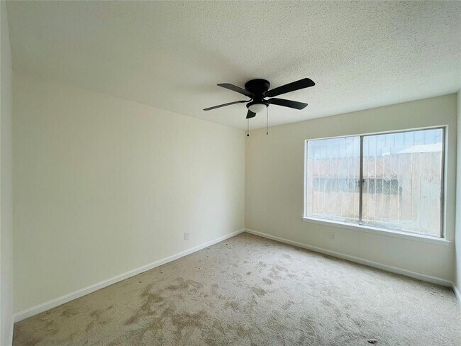 Building Photo - 10435 Huntington Estates Dr