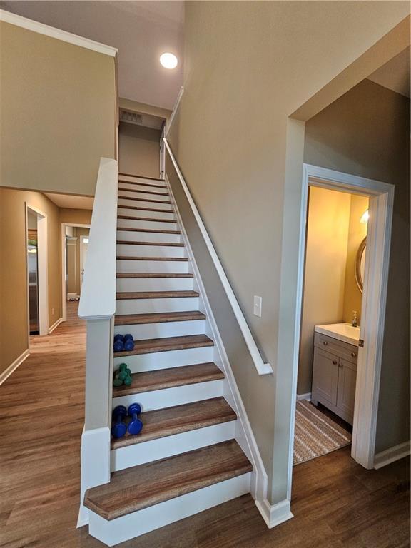 Building Photo - 2216 Worrall Hill Dr