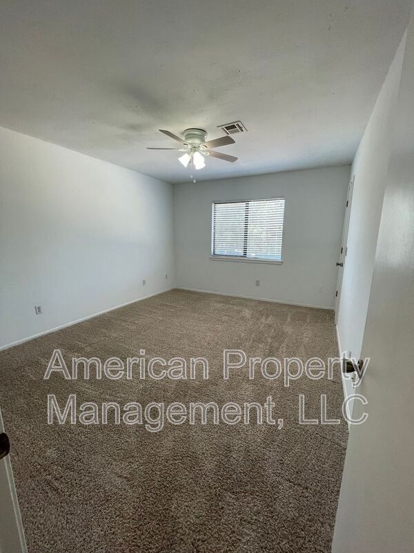 Building Photo - 6185 S Zunis Ave