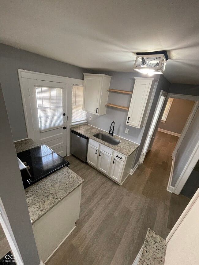 Building Photo - 833 N Emerson Ave