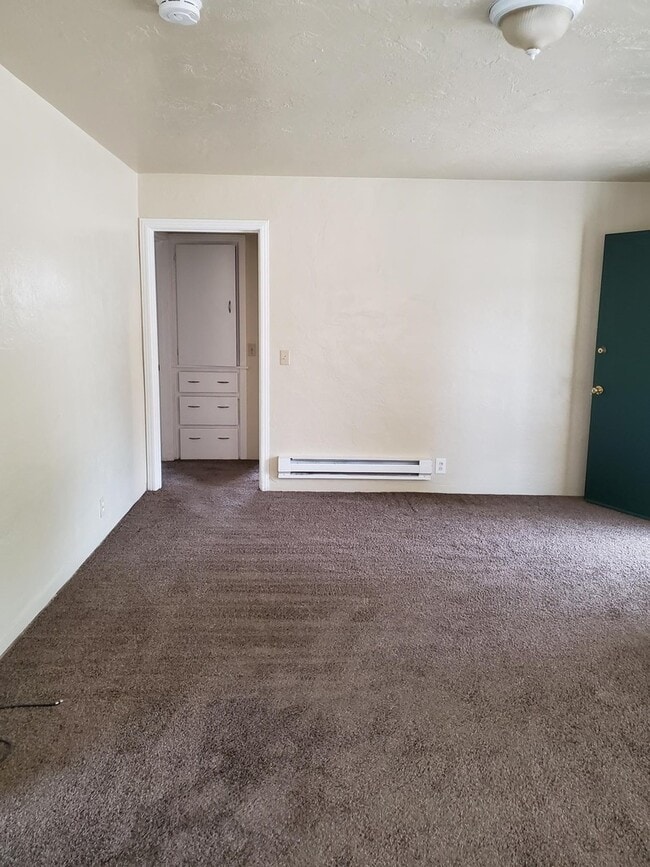 Building Photo - S526/528MR