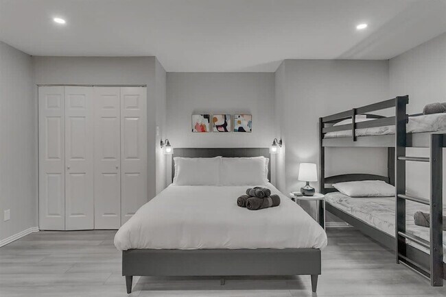 Building Photo - 2922 Clover Valley Dr