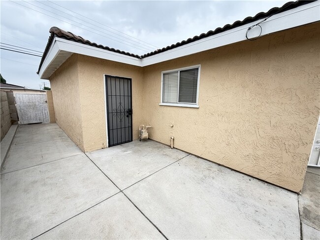 Building Photo - 12660 Yorba Ave