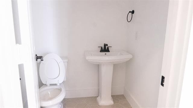 Building Photo - 2558 Campden Mews