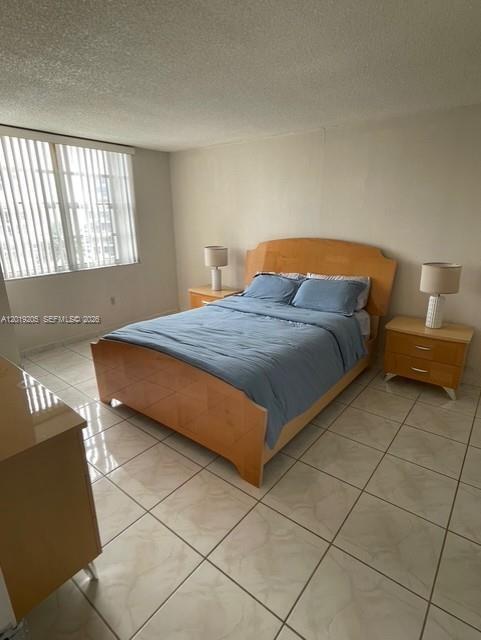 Building Photo - 5701 Collins Ave