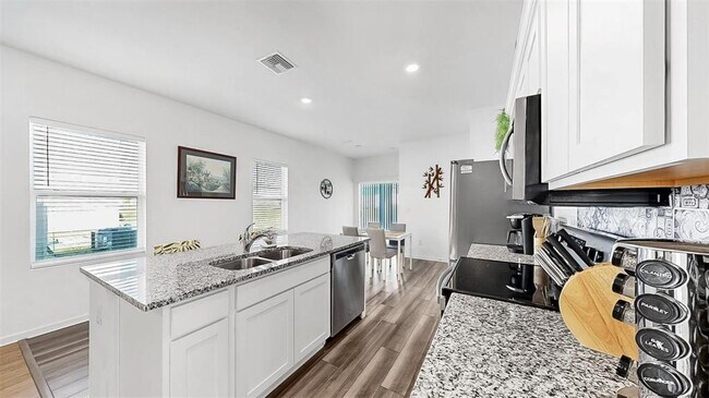 Building Photo - 35529 Buttonweed Trl