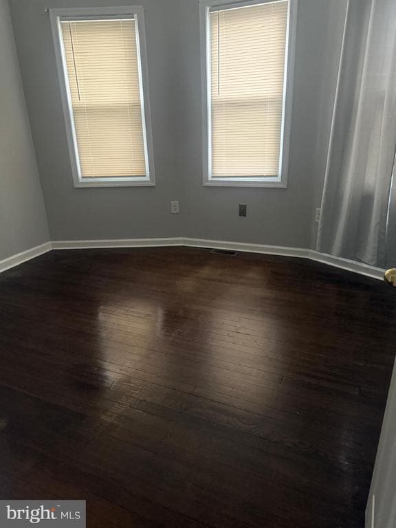 Primary Photo - 1147 Indiana Ave