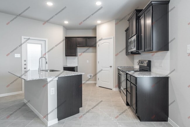 Building Photo - Belton ISD-4 Bed-2 Bath-Pet Friendly-Refri...