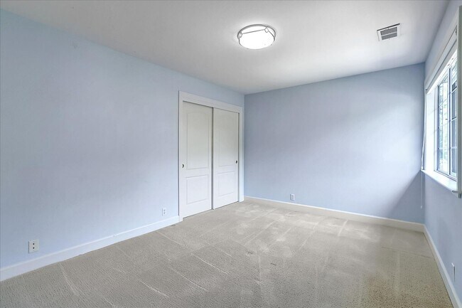 Building Photo - 13993 Alta Vista Ave
