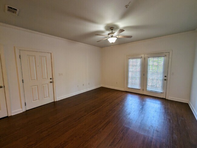 Building Photo - 47 Private Rd 3057