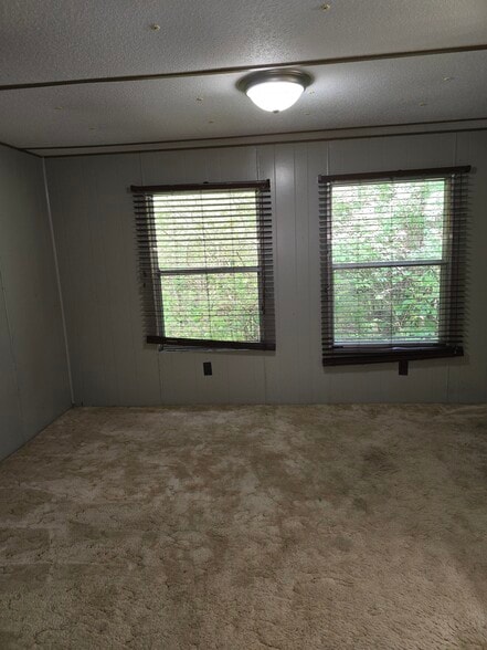 Bedroom # 2 - 234 S Highway 27 Loop 4 W