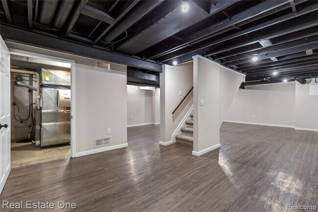 Building Photo - 5842 Marble Dr