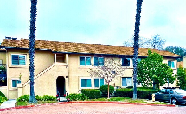 Building Photo - 11329 Avenida De Los Lobos