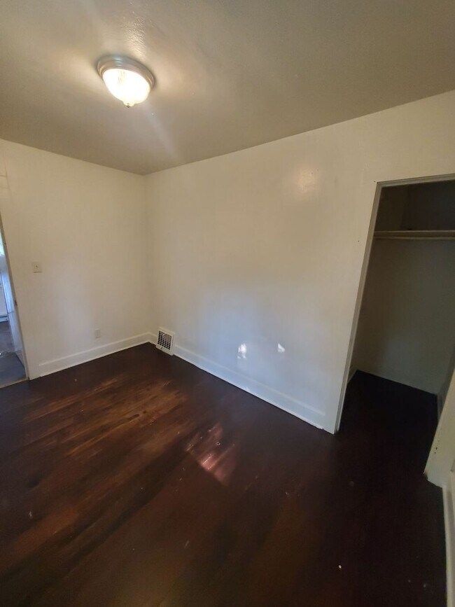 Building Photo - 1806-1808 63rd St. (Duplex)