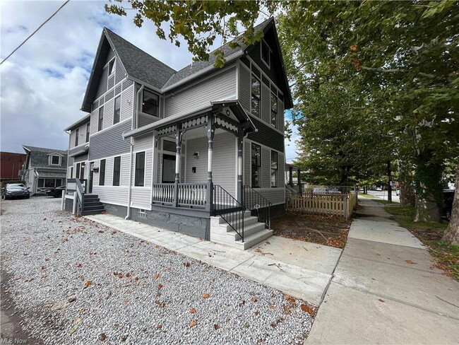 Building Photo - 1966 Randall Rd