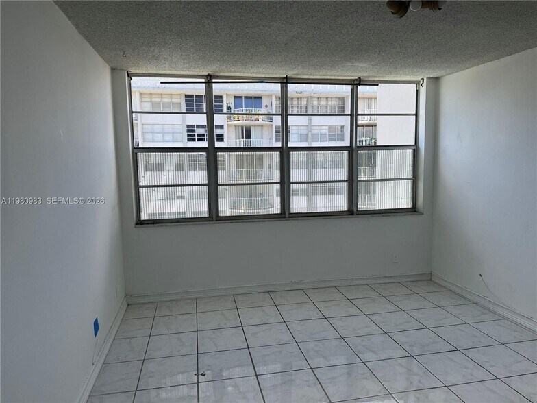 Building Photo - 16740 NE 9th Ave