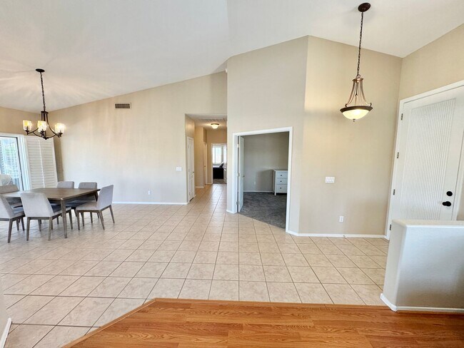 Building Photo - 3-6 Month Rental, Amazing Water Front Property With Private Pool!