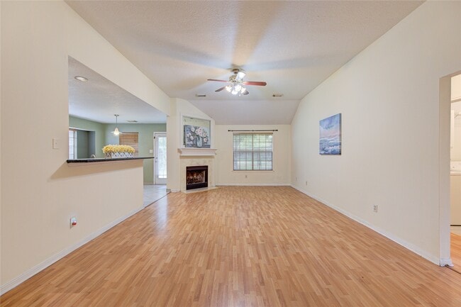 Building Photo - 2915 Blue Mist Dr