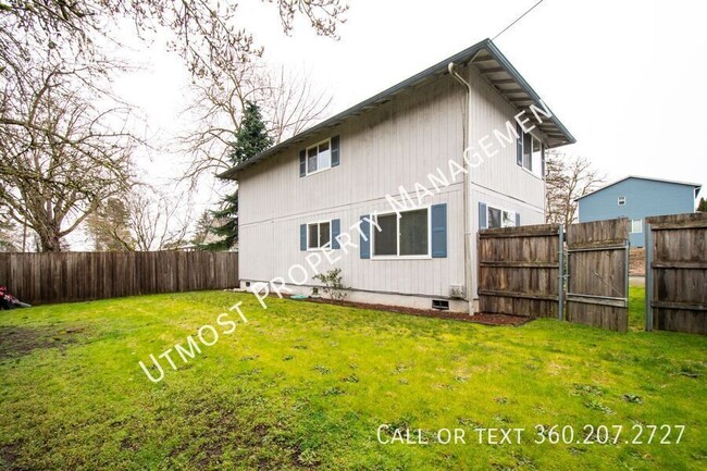 Building Photo - Very clean 2bd 1bath duplex near downtown ...