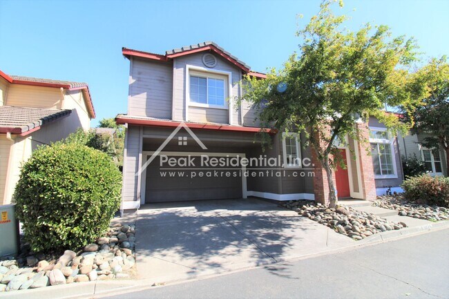 Building Photo - Very Nice 3bd/2.5ba Elk Grove House with 2 Car Garage!