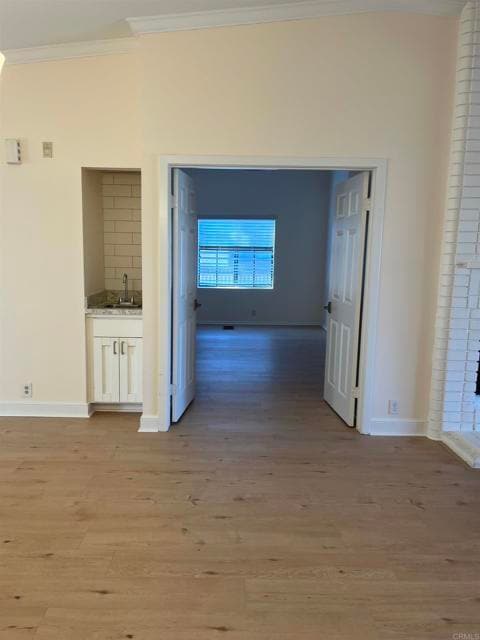 Building Photo - 8840 Villa La Jolla Dr