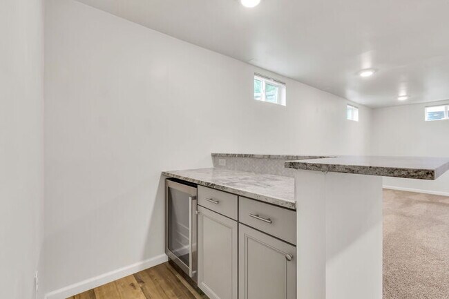 Building Photo - 7482 Beach Ct