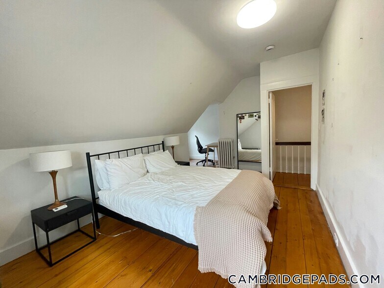 Building Photo - 32 Healey St