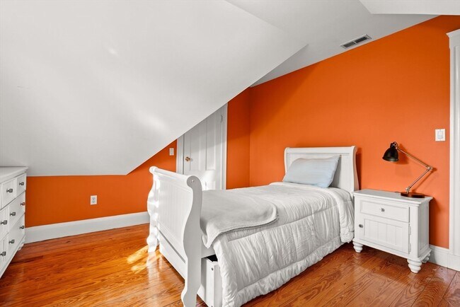 Building Photo - 101 Beach St