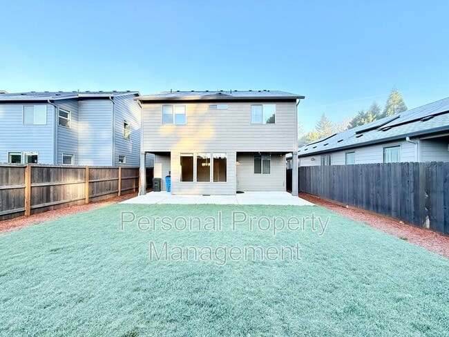 Building Photo - 15601 NE 107th St