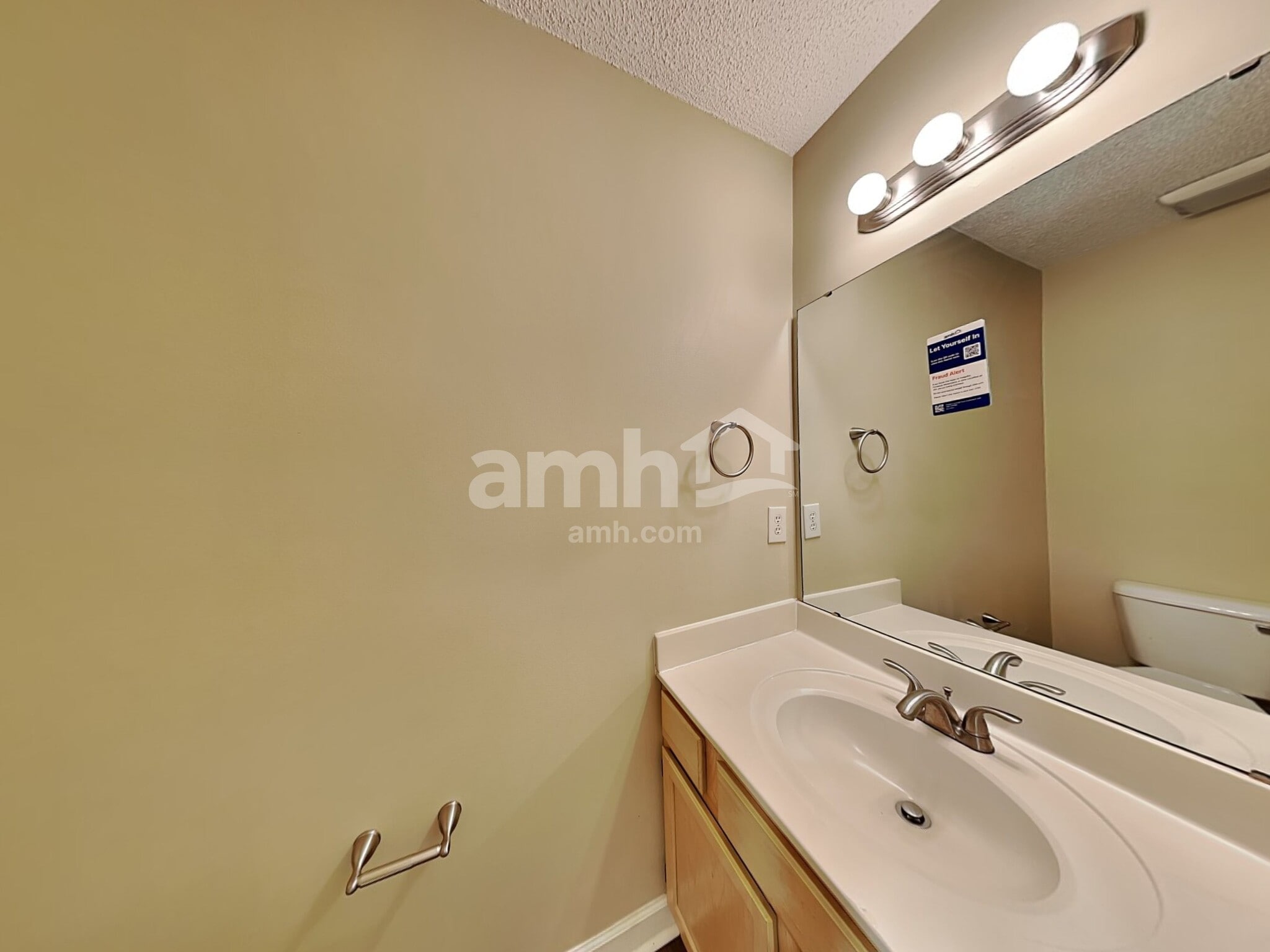 Building Photo - 3100 Twatchman Dr