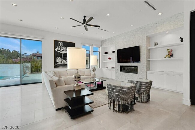 Building Photo - 20 Pebble Hills Ct