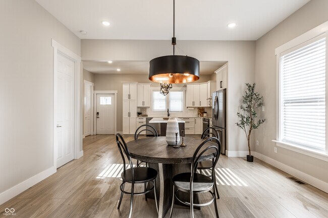 Building Photo - 1330 Marlowe Ave